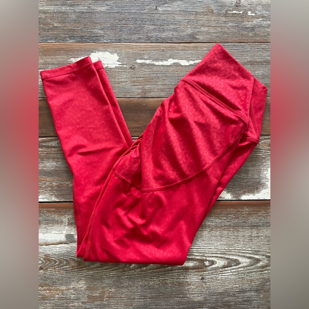 Zyia Red Leopard Scrunchy Leggings - Picture 3 of 6